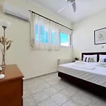 Spacious & Cozy Apartment, With Big Yard, In Cos