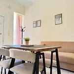 Spacious & Cozy Apartment, With Big Yard, In Apartamento