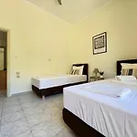 Apartamento Spacious & Cozy Apartment, With Big Yard, In Cos