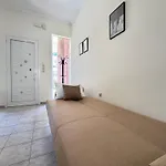 Apartamento Spacious & Cozy Apartment, With Big Yard, In