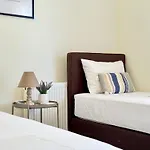Spacious & Cozy Apartment, With Private Yard, In - El Greco *