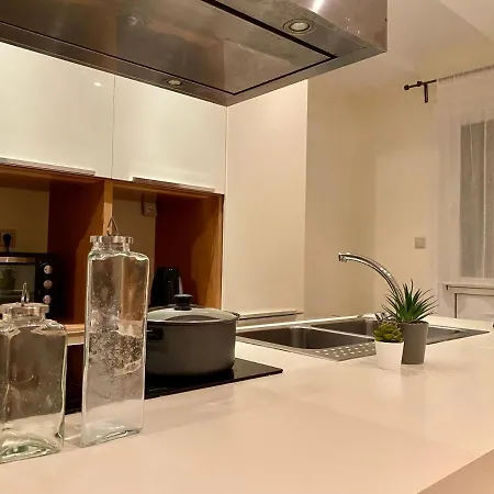 Spacious & Cozy Apartment, With Big Yard, In Apartment Kos Town