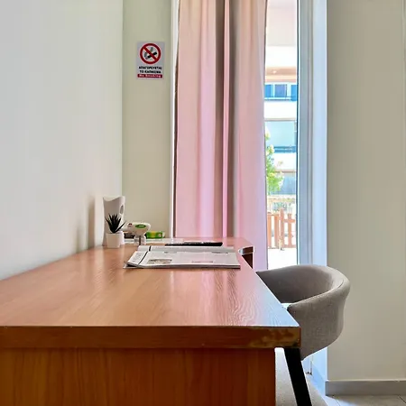 Spacious & Cozy Apartment, With Private Yard, In - El Greco Кос