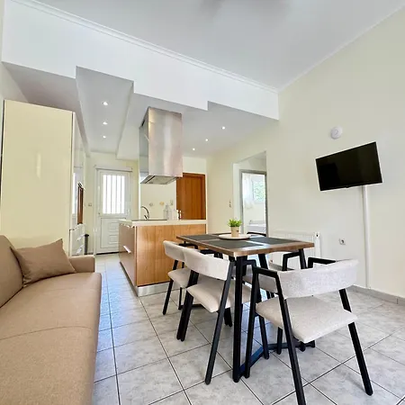 Spacious & Cozy Apartment, With Private Yard, In - El Greco Апартаменты *