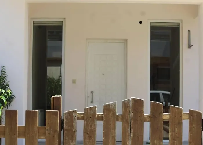 Spacious & Cozy Apartment, With Big Yard, In Apartman *