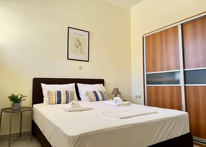 Apartman Spacious & Cozy Apartment, With Big Yard, In