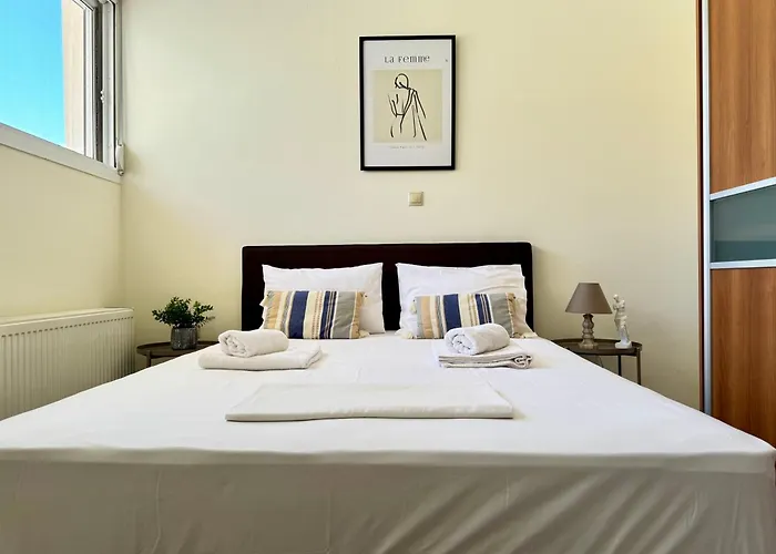 Apartman Spacious & Cozy Apartment, With Big Yard, In *