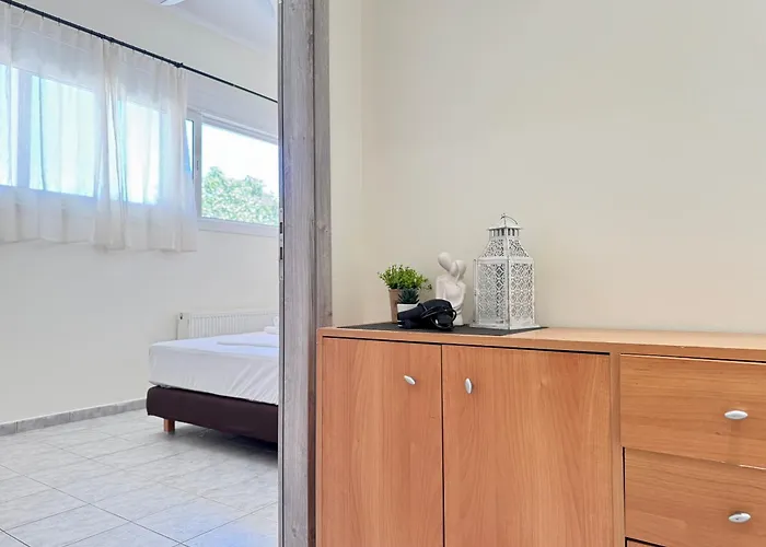 Apartman Spacious & Cozy Apartment, With Big Yard, In Kosz