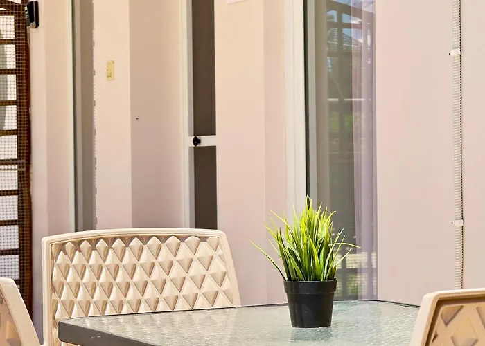 Apartman Spacious & Cozy Apartment, With Big Yard, In *