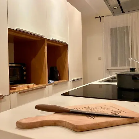 Spacious & Cozy Apartment, With Big Yard, In Appartamento