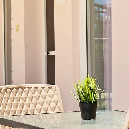 Apartament Spacious & Cozy Apartment, With Private Yard, In - El Greco *