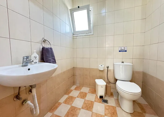 Spacious & Cozy Apartment, With Big Yard, In * Kos